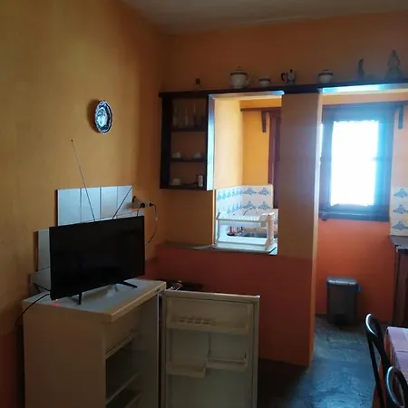 Traditional In Mylopotamos Apartment